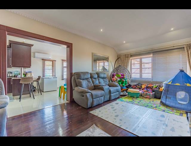 3 BEDROOM APARTMENT FOR SALE IN MUSGRAVE